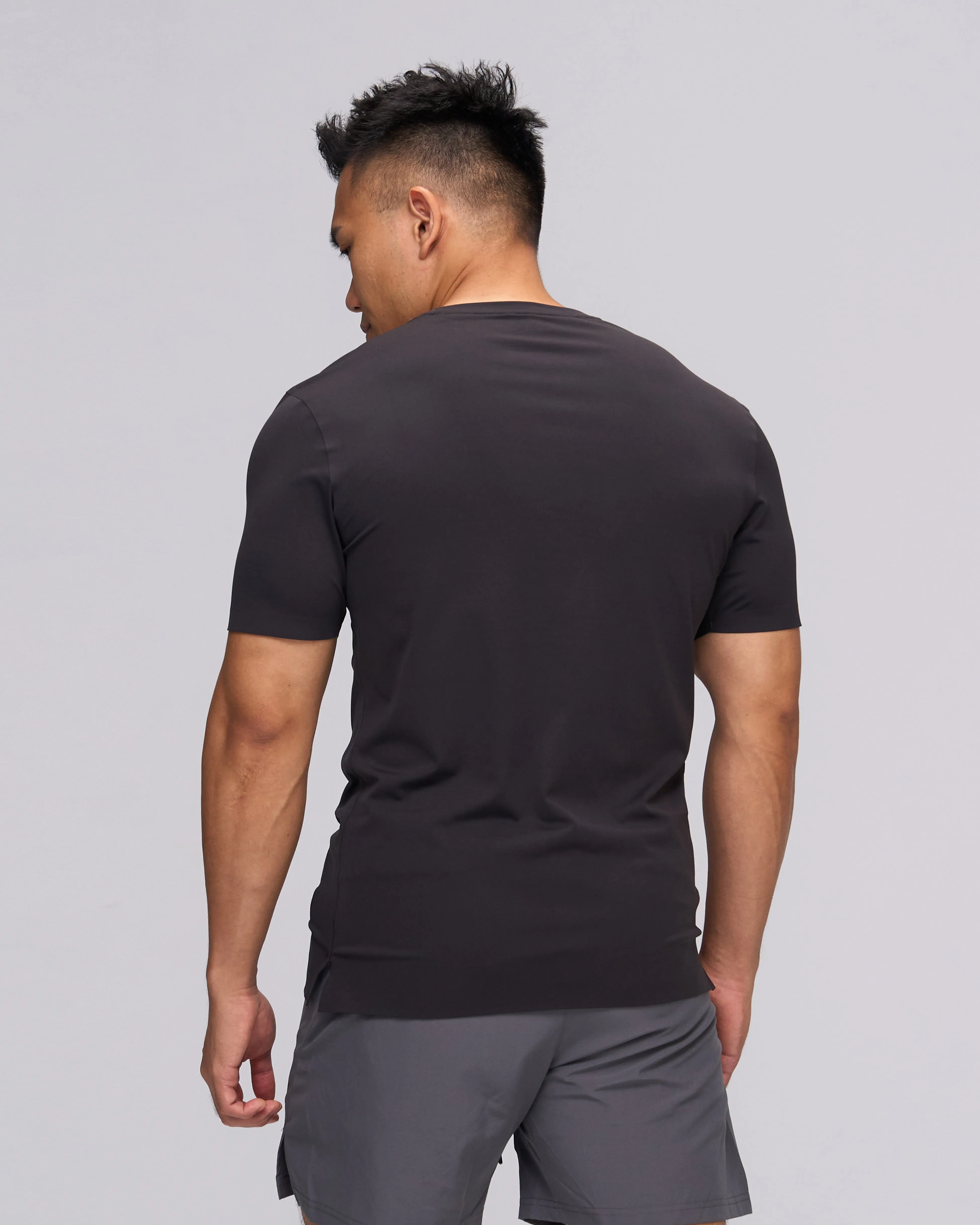 LIMITLESS Performance Tee