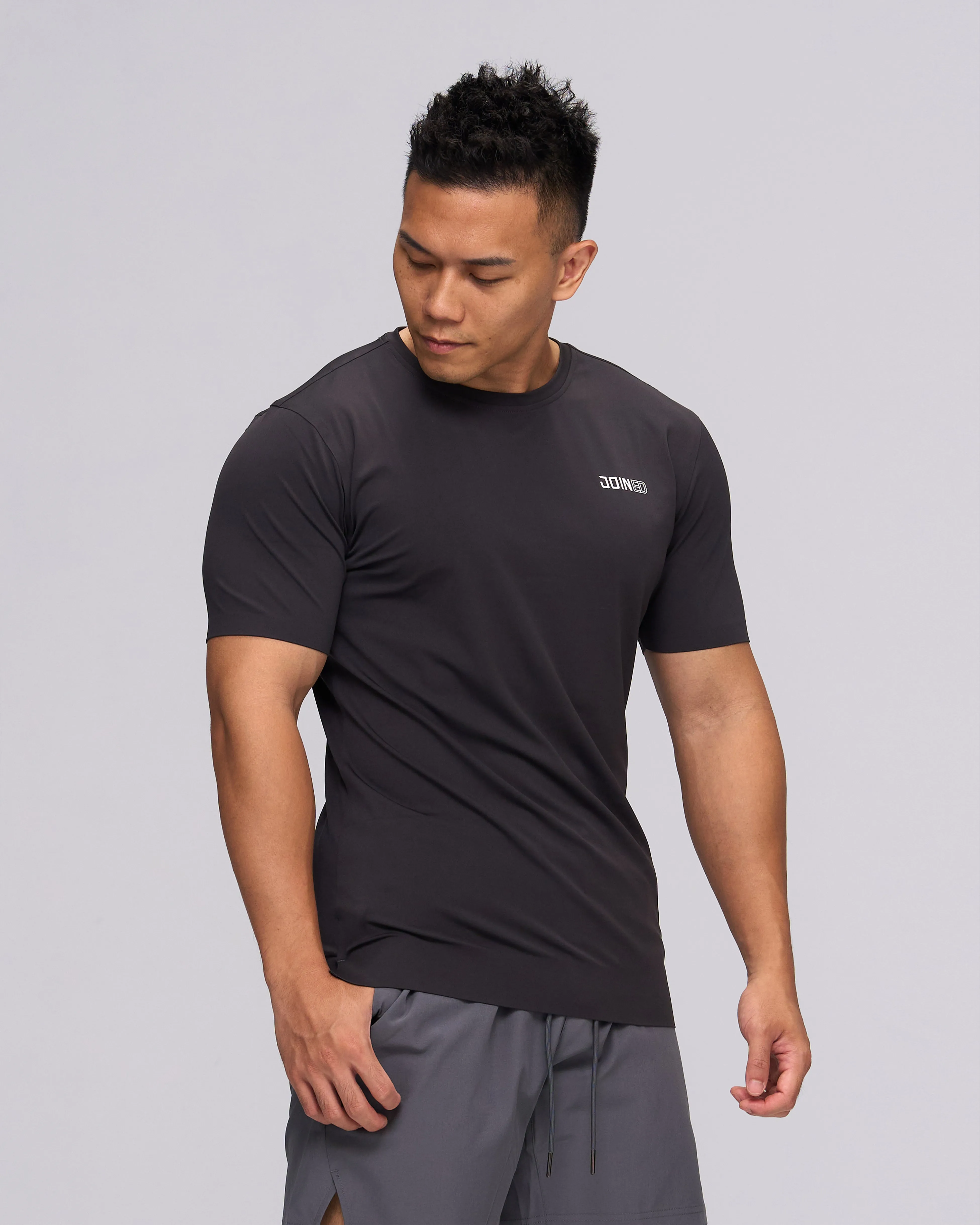 LIMITLESS Performance Tee