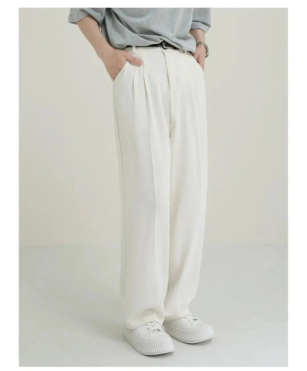 Relaxed Fit Pleated Trousers