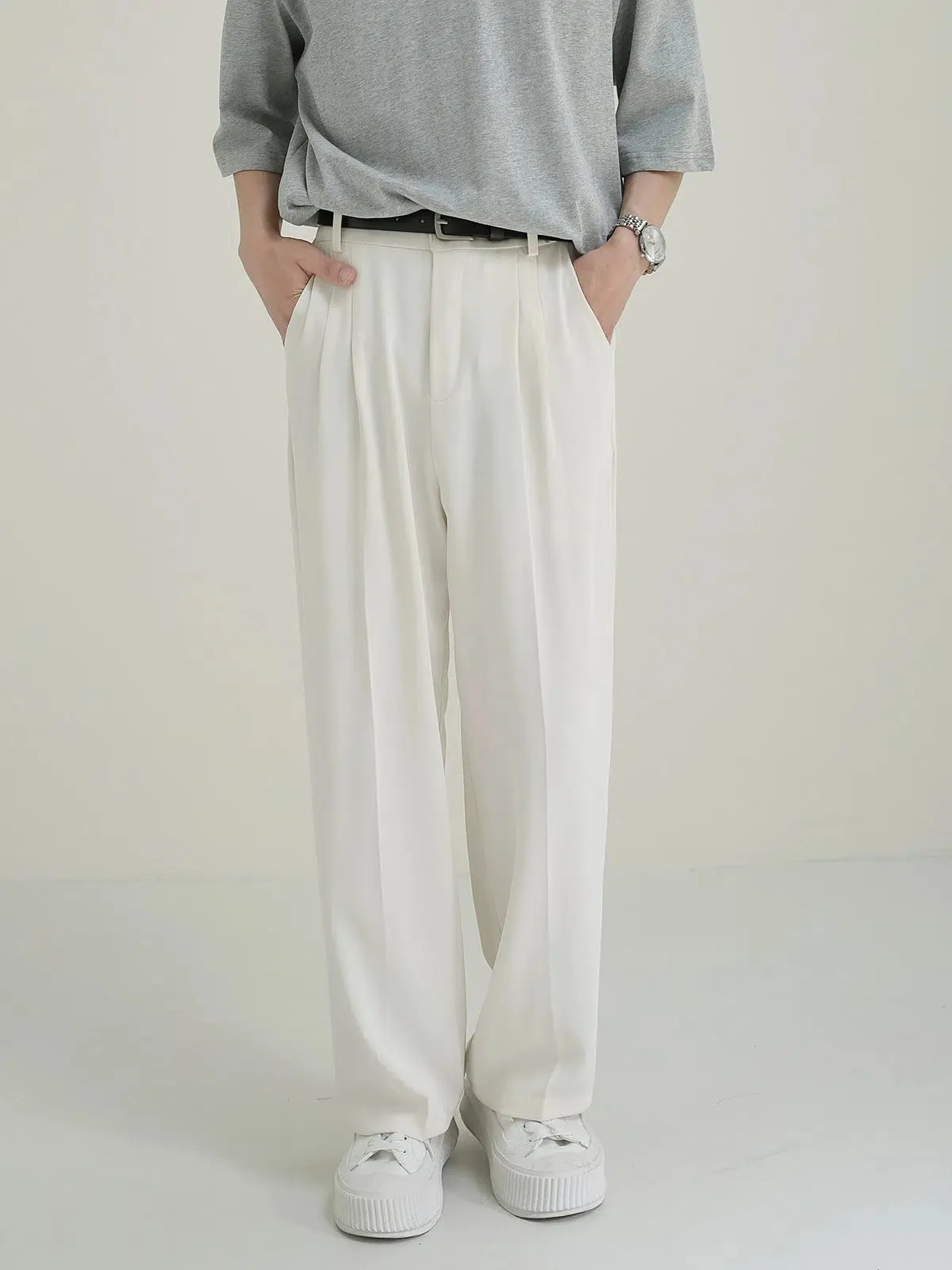 Relaxed Fit Pleated Trousers