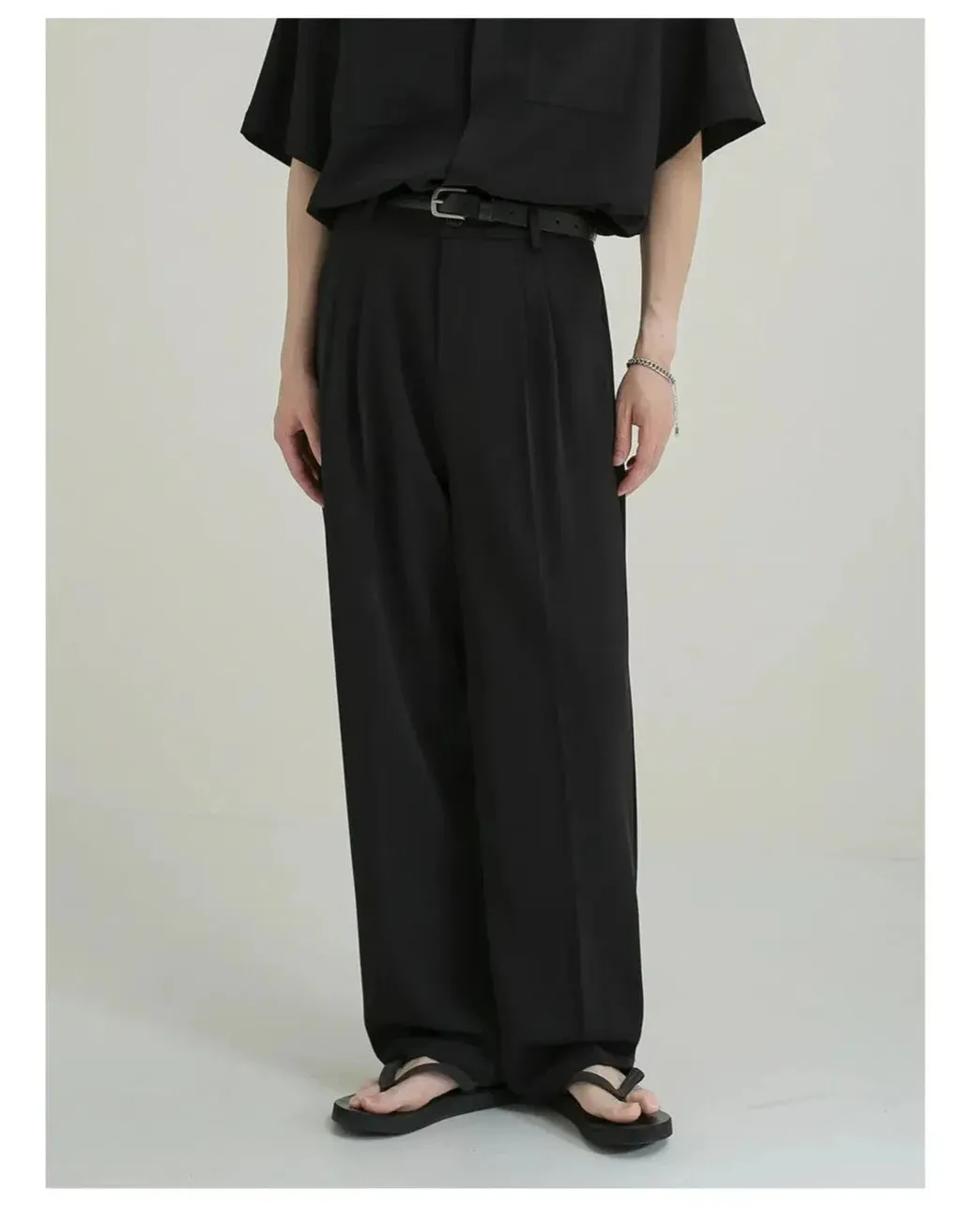 Relaxed Fit Pleated Trousers